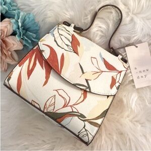 Floral Crossbody Convertible Small Arm Bag 
With Detachable Crossbody Strap NEW!